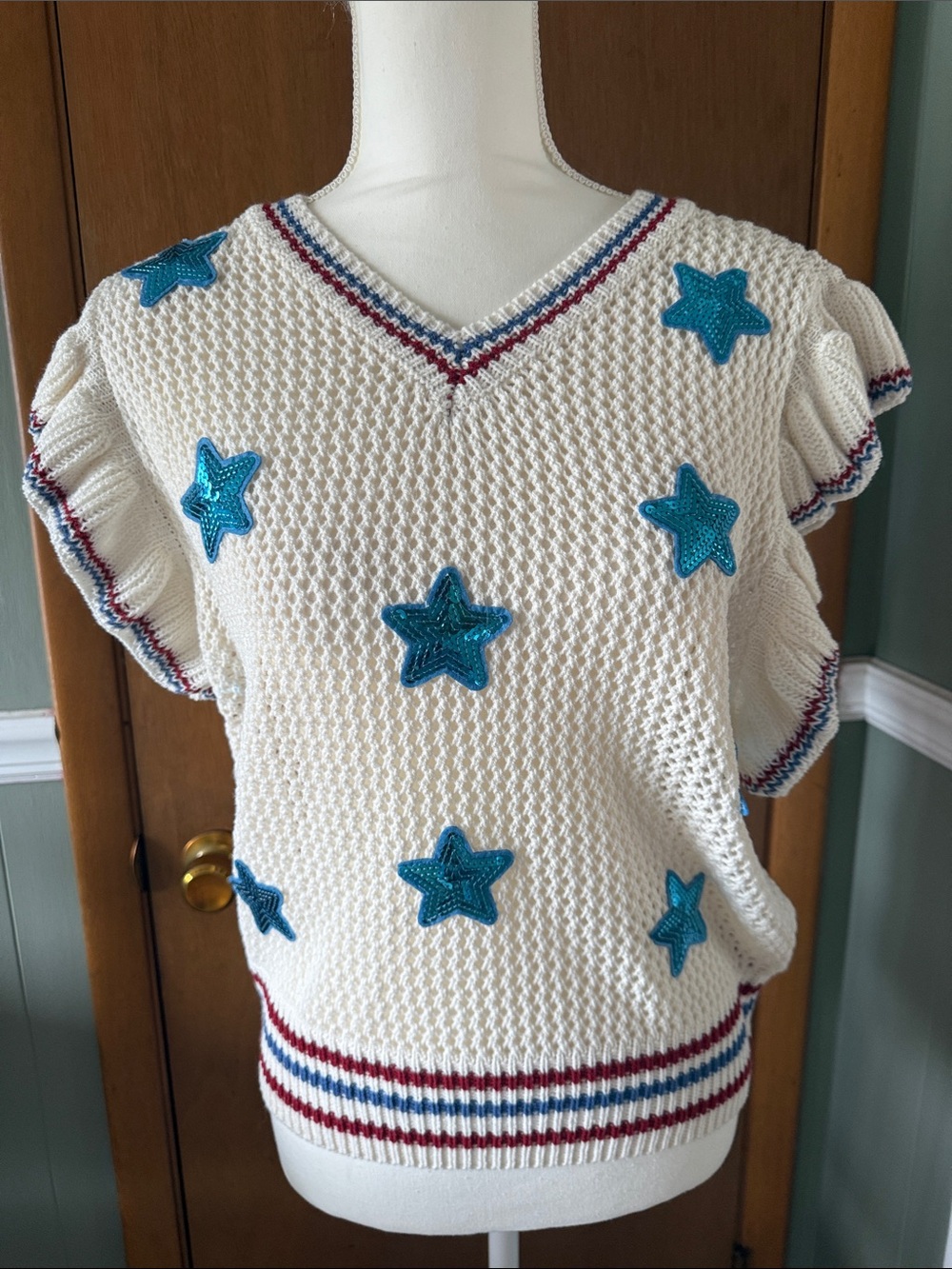 Patriotic Cream Knit Star Appliqué Sweater Vest with Blue Stars size L